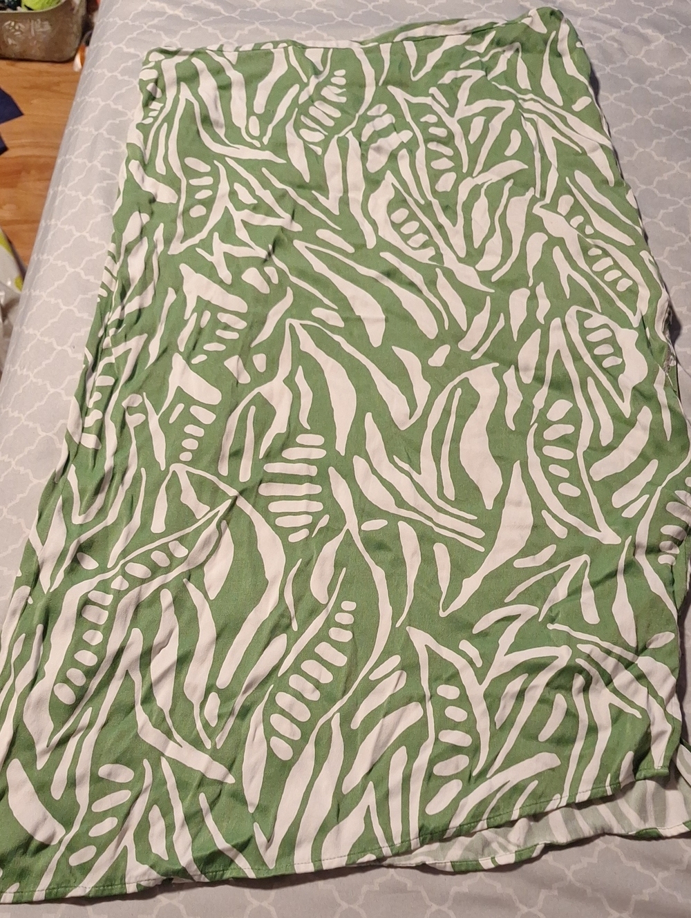 House of Harlow 1960 Green & White Maxi Skirt Perfect For Summer Cruise or Beach